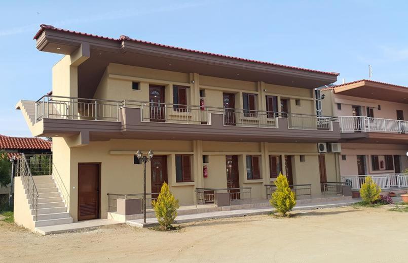 House Akis New Sarti Apartment Luaran gambar